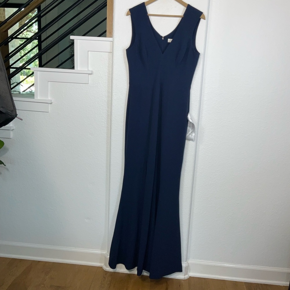 Dress the Population Sandra Plunge Crepe Trumpet Midnight Blue NWT Large - Picture 2 of 13